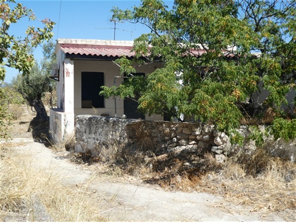 Restoration project in a fabulous land plot (2900 sq m ) - Property Aegina